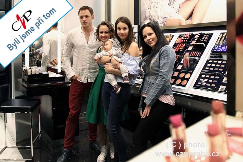 ESTÉE LAUDER PŘEDSTAVUJE NOVÉ RTĚNKYPURE COLOR LOVE LIPSTICK