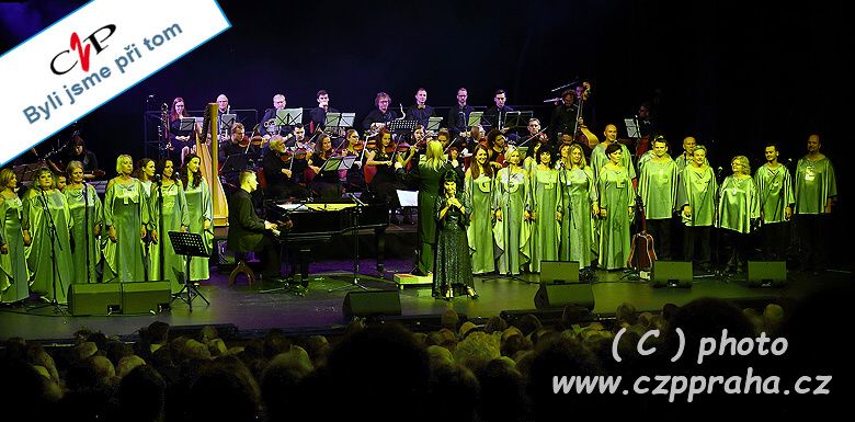 Suchý a Martinová coby gratulanti k výročí Fine Gospel Time Zuzany Stirské