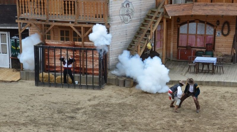 Šiklův mlýn zahájil sezonu zvířecí show i Western Motosrazem